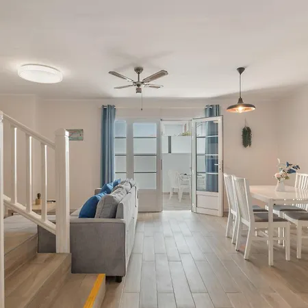 Casa Melani, Sea And Relax בית נופש *